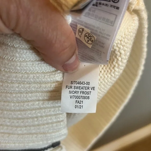 Gap Kids White Faux Fur Vest - size L - Picture 5 of 7